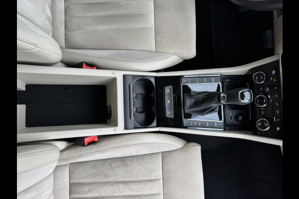 Škoda Superb Combi 1.8 TSI Style Business Automaat Adaptive cruise Climate control Leer/Alcantara Stoelverwarming Apple / Android Škoda Superb Combi 1.8 TSI Style Business Automaat Adaptive cruise Climate control Leer/Alcantara Stoelverwarming Apple / Android