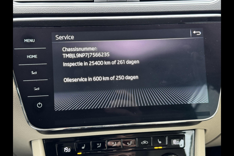 Škoda Superb Combi 1.8 TSI Style Business Automaat Adaptive cruise Climate control Leer/Alcantara Stoelverwarming Apple / Android Škoda Superb Combi 1.8 TSI Style Business Automaat Adaptive cruise Climate control Leer/Alcantara Stoelverwarming Apple / Android