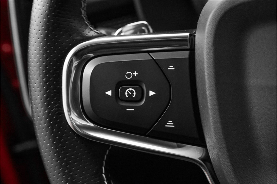 Volvo XC40 2.0 T5 AWD R-Design Pano Camera ACC 20"