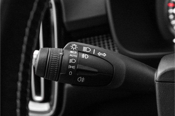 Volvo XC40 2.0 T5 AWD R-Design Pano Camera ACC 20"