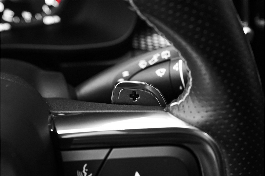 Volvo XC40 2.0 T5 AWD R-Design Pano Camera ACC 20"