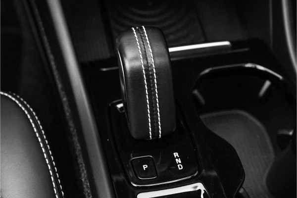 Volvo XC40 2.0 T5 AWD R-Design Pano Camera ACC 20"