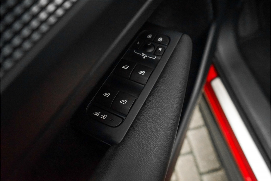 Volvo XC40 2.0 T5 AWD R-Design Pano Camera ACC 20"