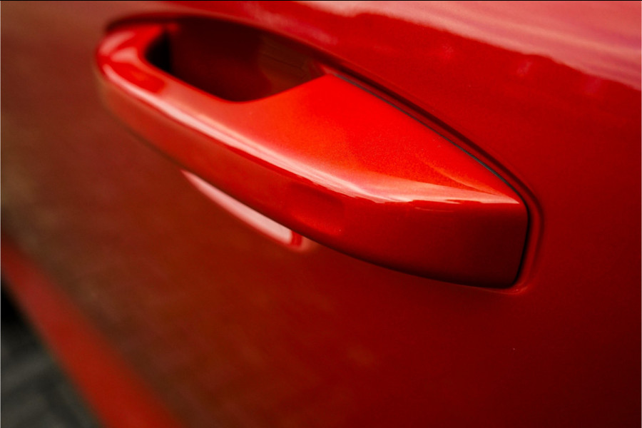 Volvo XC40 2.0 T5 AWD R-Design Pano Camera ACC 20"