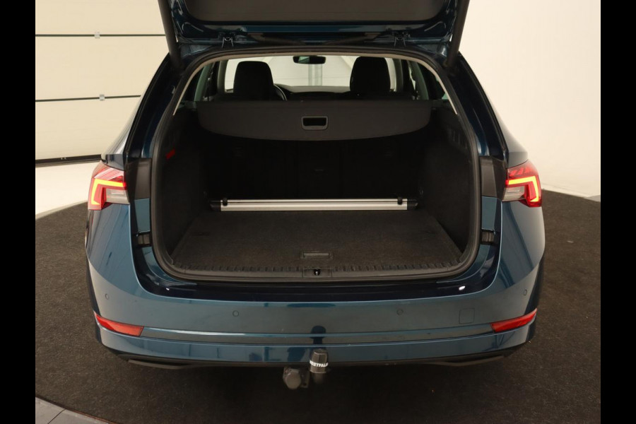 Škoda Octavia 1.0 TSI Business Edition | Trekhaak | Stoelverwarming | Carplay | Parkeerhulp | Navigatie | Digital Cockpit | Climate control | 17'' lichtmetalen velgen | Cruise control