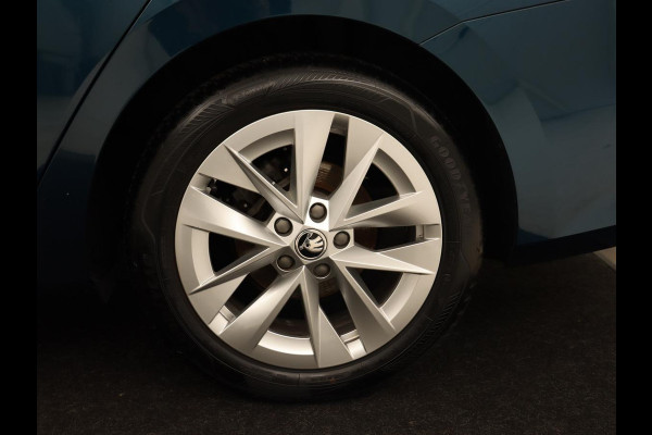 Škoda Octavia 1.0 TSI Business Edition | Trekhaak | Stoelverwarming | Carplay | Parkeerhulp | Navigatie | Digital Cockpit | Climate control | 17'' lichtmetalen velgen | Cruise control