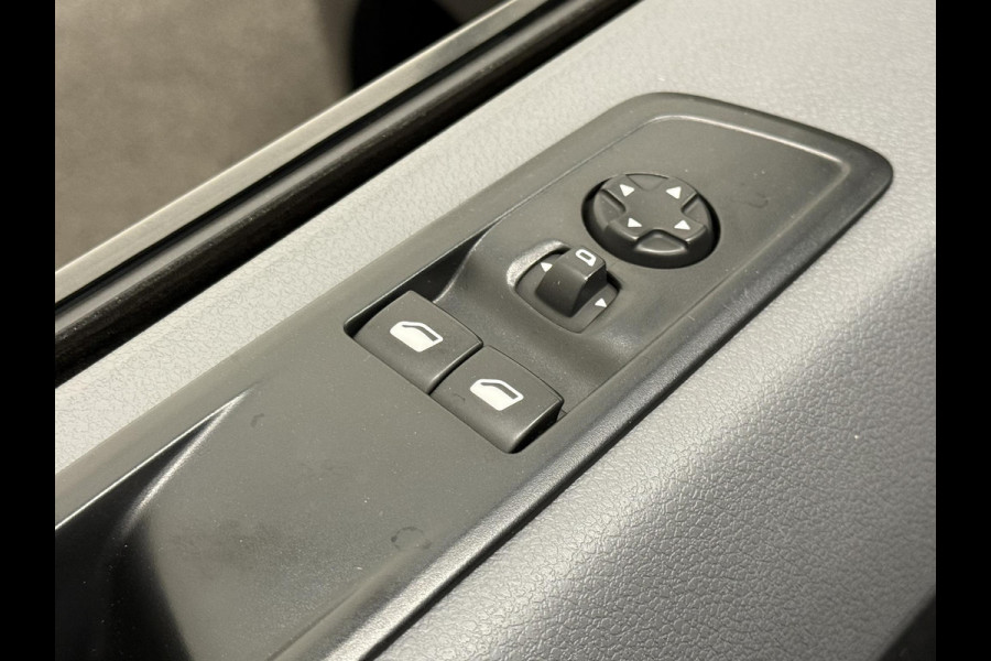 Opel Vivaro 2.0 CDTI L3H1 Edition Dubbele Cabine Airco Bluetooth Navi Trekhaak