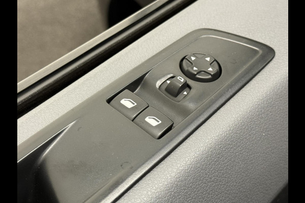 Opel Vivaro 2.0 CDTI L3H1 Edition Dubbele Cabine Airco Bluetooth Navi Trekhaak