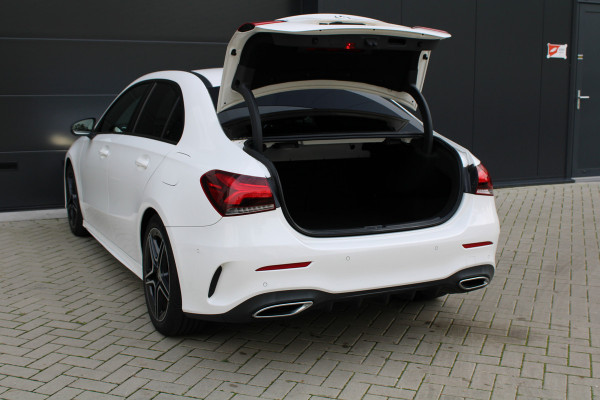 Mercedes-Benz A-Klasse 180 Business Solution AMG | NAP | PANO/SCHUIFDAK | AMG-LINE | ALARM KLASSE 3 | CAMERA |