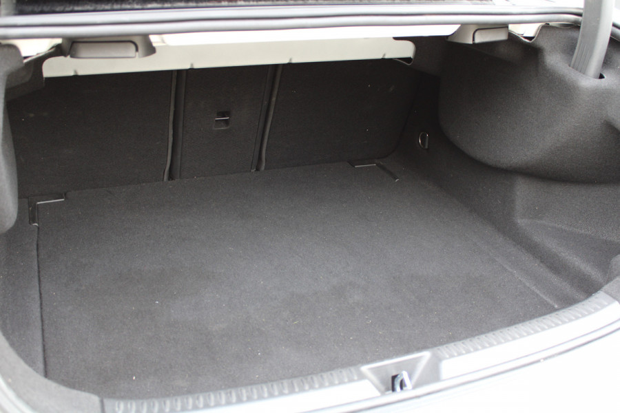 Mercedes-Benz A-Klasse 180 Business Solution AMG | NAP | PANO/SCHUIFDAK | AMG-LINE | ALARM KLASSE 3 | CAMERA |