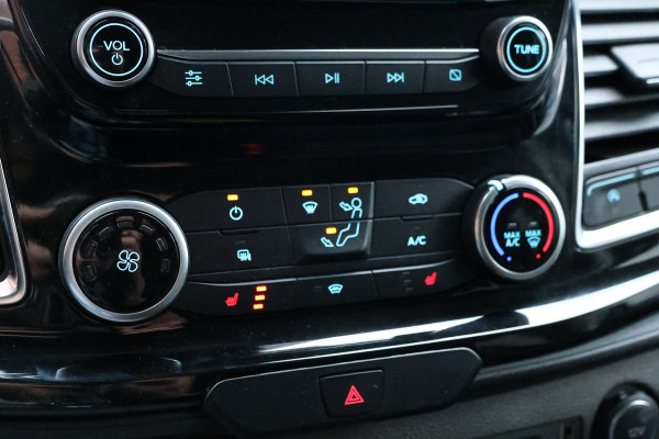 Ford Transit Custom 300 2.0 TDCI L2H1 170 PK Limited DC | B-Xenon | Blind Spot | CarPlay | Camera | Navigatie | Stoelverwarming | Trekhaak | L+R Schuifdeur | PDC V+A | MF Stuur | Dubbel cabine | 5-Zitter | Nieuwe APK | NAP Logisch Ford Transit Custom 300 2.0 TDCI L2H1 170 PK Limited DC | B-Xenon | Blind Spot | CarPlay | Camera | Navigatie | Stoelverwarming | Trekhaak | L+R Schuifdeur | PDC V+A | MF Stuur | Dubbel cabine | 5-Zitter | Nieuwe APK | NAP Logisch