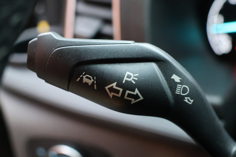 Ford Transit Custom 300 2.0 TDCI L2H1 170 PK Limited DC | B-Xenon | Blind Spot | CarPlay | Camera | Navigatie | Stoelverwarming | Trekhaak | L+R Schuifdeur | PDC V+A | MF Stuur | Dubbel cabine | 5-Zitter | Nieuwe APK | NAP Logisch Ford Transit Custom 300 2.0 TDCI L2H1 170 PK Limited DC | B-Xenon | Blind Spot | CarPlay | Camera | Navigatie | Stoelverwarming | Trekhaak | L+R Schuifdeur | PDC V+A | MF Stuur | Dubbel cabine | 5-Zitter | Nieuwe APK | NAP Logisch