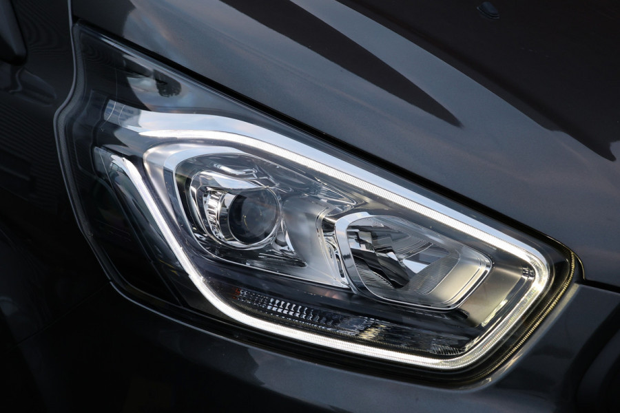 Ford Transit Custom 300 2.0 TDCI L2H1 170 PK Limited DC | B-Xenon | Blind Spot | CarPlay | Camera | Navigatie | Stoelverwarming | Trekhaak | L+R Schuifdeur | PDC V+A | MF Stuur | Dubbel cabine | 5-Zitter | Nieuwe APK | NAP Logisch Ford Transit Custom 300 2.0 TDCI L2H1 170 PK Limited DC | B-Xenon | Blind Spot | CarPlay | Camera | Navigatie | Stoelverwarming | Trekhaak | L+R Schuifdeur | PDC V+A | MF Stuur | Dubbel cabine | 5-Zitter | Nieuwe APK | NAP Logisch