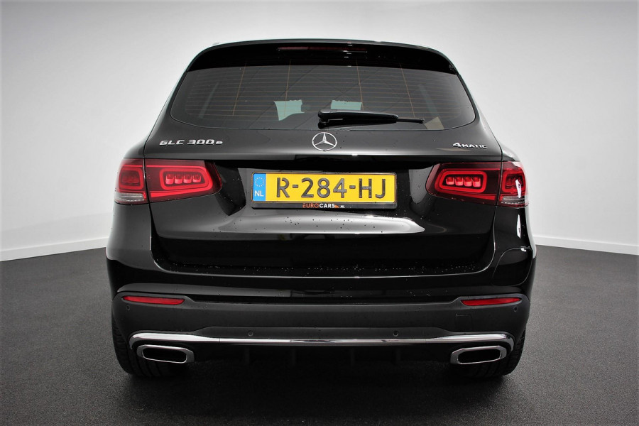 Mercedes-Benz GLC 300e 4MATIC Business Solution AMG | Navigatie | Camera | Climate control  | Lichtmetalen Velgen | DAB | Electrisch bedienbare achterklep | Rij assistent pakket | Extra Getint Glas Mercedes-Benz GLC 300e 4MATIC Business Solution AMG | Navigatie | Camera | Climate control  | Lichtmetalen Velgen | DAB | Electrisch bedienbare achterklep | Rij assistent pakket | Extra Getint Glas