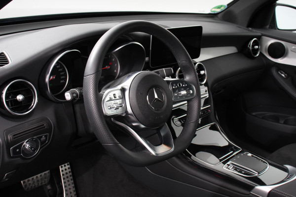 Mercedes-Benz GLC 300e 4MATIC Business Solution AMG | Navigatie | Camera | Climate control  | Lichtmetalen Velgen | DAB | Electrisch bedienbare achterklep | Rij assistent pakket | Extra Getint Glas Mercedes-Benz GLC 300e 4MATIC Business Solution AMG | Navigatie | Camera | Climate control  | Lichtmetalen Velgen | DAB | Electrisch bedienbare achterklep | Rij assistent pakket | Extra Getint Glas