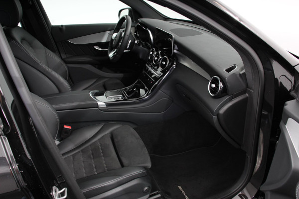 Mercedes-Benz GLC 300e 4MATIC Business Solution AMG | Navigatie | Camera | Climate control  | Lichtmetalen Velgen | DAB | Electrisch bedienbare achterklep | Rij assistent pakket | Extra Getint Glas Mercedes-Benz GLC 300e 4MATIC Business Solution AMG | Navigatie | Camera | Climate control  | Lichtmetalen Velgen | DAB | Electrisch bedienbare achterklep | Rij assistent pakket | Extra Getint Glas
