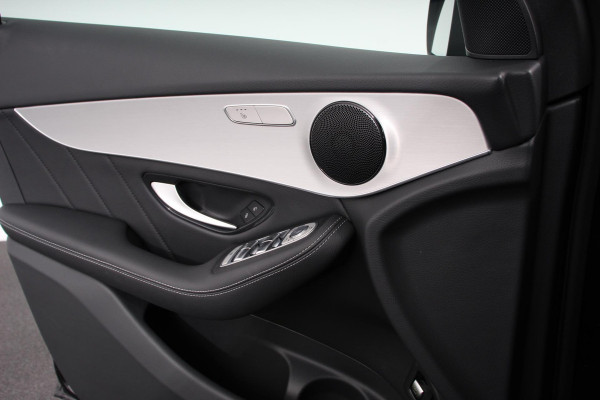 Mercedes-Benz GLC 300e 4MATIC Business Solution AMG | Navigatie | Camera | Climate control  | Lichtmetalen Velgen | DAB | Electrisch bedienbare achterklep | Rij assistent pakket | Extra Getint Glas Mercedes-Benz GLC 300e 4MATIC Business Solution AMG | Navigatie | Camera | Climate control  | Lichtmetalen Velgen | DAB | Electrisch bedienbare achterklep | Rij assistent pakket | Extra Getint Glas