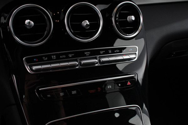 Mercedes-Benz GLC 300e 4MATIC Business Solution AMG | Navigatie | Camera | Climate control  | Lichtmetalen Velgen | DAB | Electrisch bedienbare achterklep | Rij assistent pakket | Extra Getint Glas Mercedes-Benz GLC 300e 4MATIC Business Solution AMG | Navigatie | Camera | Climate control  | Lichtmetalen Velgen | DAB | Electrisch bedienbare achterklep | Rij assistent pakket | Extra Getint Glas