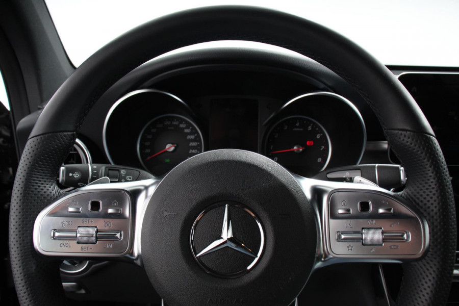 Mercedes-Benz GLC 300e 4MATIC Business Solution AMG | Navigatie | Camera | Climate control  | Lichtmetalen Velgen | DAB | Electrisch bedienbare achterklep | Rij assistent pakket | Extra Getint Glas Mercedes-Benz GLC 300e 4MATIC Business Solution AMG | Navigatie | Camera | Climate control  | Lichtmetalen Velgen | DAB | Electrisch bedienbare achterklep | Rij assistent pakket | Extra Getint Glas