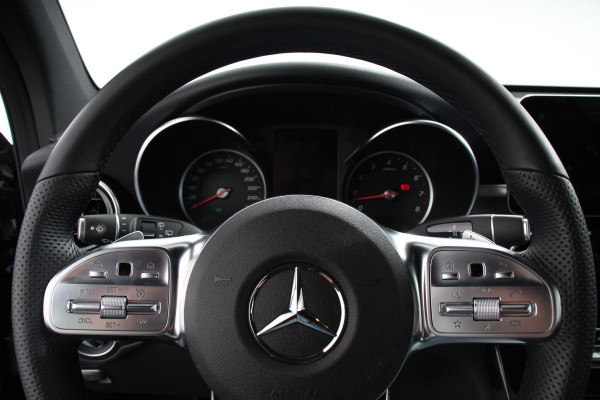 Mercedes-Benz GLC 300e 4MATIC Business Solution AMG | Navigatie | Camera | Climate control  | Lichtmetalen Velgen | DAB | Electrisch bedienbare achterklep | Rij assistent pakket | Extra Getint Glas Mercedes-Benz GLC 300e 4MATIC Business Solution AMG | Navigatie | Camera | Climate control  | Lichtmetalen Velgen | DAB | Electrisch bedienbare achterklep | Rij assistent pakket | Extra Getint Glas