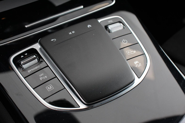 Mercedes-Benz GLC 300e 4MATIC Business Solution AMG | Navigatie | Camera | Climate control  | Lichtmetalen Velgen | DAB | Electrisch bedienbare achterklep | Rij assistent pakket | Extra Getint Glas Mercedes-Benz GLC 300e 4MATIC Business Solution AMG | Navigatie | Camera | Climate control  | Lichtmetalen Velgen | DAB | Electrisch bedienbare achterklep | Rij assistent pakket | Extra Getint Glas