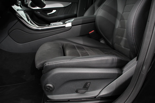 Mercedes-Benz GLC 300e 4MATIC Business Solution AMG | Navigatie | Camera | Climate control  | Lichtmetalen Velgen | DAB | Electrisch bedienbare achterklep | Rij assistent pakket | Extra Getint Glas Mercedes-Benz GLC 300e 4MATIC Business Solution AMG | Navigatie | Camera | Climate control  | Lichtmetalen Velgen | DAB | Electrisch bedienbare achterklep | Rij assistent pakket | Extra Getint Glas