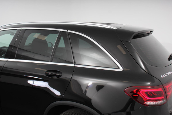 Mercedes-Benz GLC 300e 4MATIC Business Solution AMG | Navigatie | Camera | Climate control  | Lichtmetalen Velgen | DAB | Electrisch bedienbare achterklep | Rij assistent pakket | Extra Getint Glas Mercedes-Benz GLC 300e 4MATIC Business Solution AMG | Navigatie | Camera | Climate control  | Lichtmetalen Velgen | DAB | Electrisch bedienbare achterklep | Rij assistent pakket | Extra Getint Glas