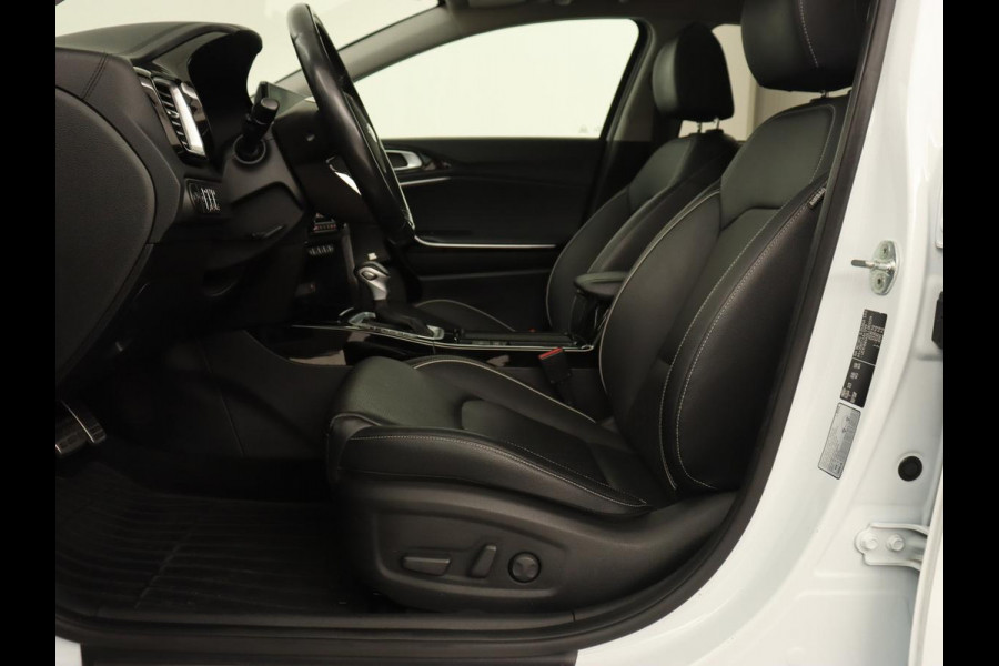 Kia Ceed 1.6 DCT PHEV ExecutiveLine | Panoramadak | Trekhaak | Leder | Stoelventilatie | Carplay | Adaptive cruise | Camera | Stoel & stuurverwarming | Navigatie Kia Ceed 1.6 DCT PHEV ExecutiveLine | Panoramadak | Trekhaak | Leder | Stoelventilatie | Carplay | Adaptive cruise | Camera | Stoel & stuurverwarming | Navigatie