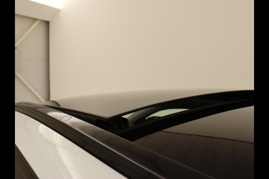 Kia Ceed 1.6 DCT PHEV ExecutiveLine | Panoramadak | Trekhaak | Leder | Stoelventilatie | Carplay | Adaptive cruise | Camera | Stoel & stuurverwarming | Navigatie Kia Ceed 1.6 DCT PHEV ExecutiveLine | Panoramadak | Trekhaak | Leder | Stoelventilatie | Carplay | Adaptive cruise | Camera | Stoel & stuurverwarming | Navigatie