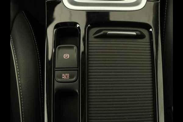 Kia Ceed 1.6 DCT PHEV ExecutiveLine | Panoramadak | Trekhaak | Leder | Stoelventilatie | Carplay | Adaptive cruise | Camera | Stoel & stuurverwarming | Navigatie Kia Ceed 1.6 DCT PHEV ExecutiveLine | Panoramadak | Trekhaak | Leder | Stoelventilatie | Carplay | Adaptive cruise | Camera | Stoel & stuurverwarming | Navigatie