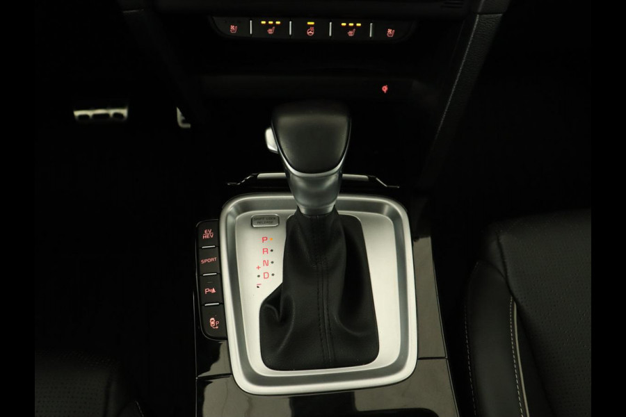 Kia Ceed 1.6 DCT PHEV ExecutiveLine | Panoramadak | Trekhaak | Leder | Stoelventilatie | Carplay | Adaptive cruise | Camera | Stoel & stuurverwarming | Navigatie Kia Ceed 1.6 DCT PHEV ExecutiveLine | Panoramadak | Trekhaak | Leder | Stoelventilatie | Carplay | Adaptive cruise | Camera | Stoel & stuurverwarming | Navigatie