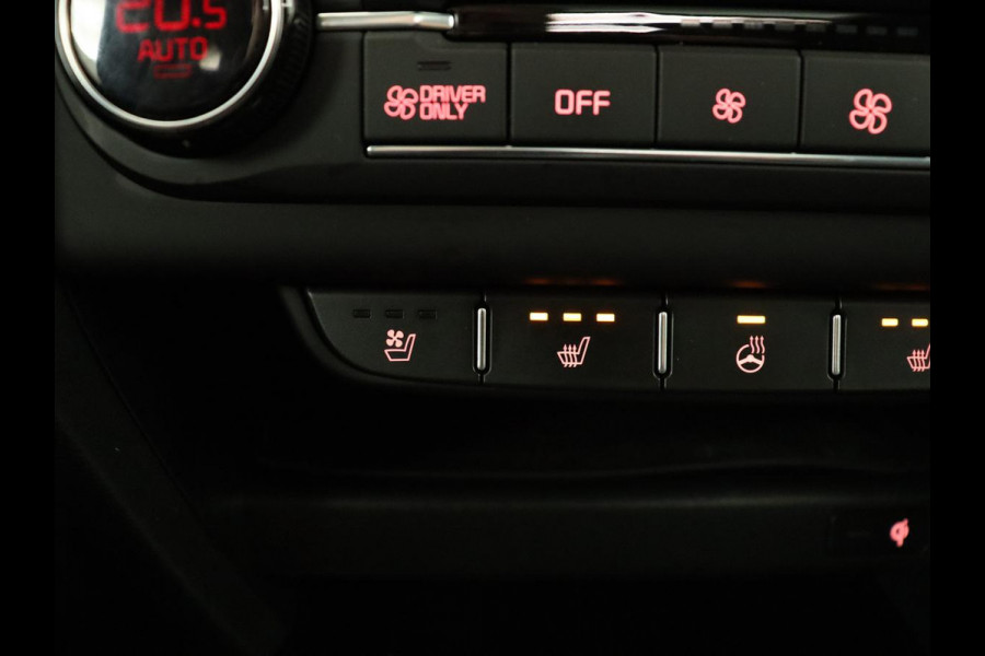 Kia Ceed 1.6 DCT PHEV ExecutiveLine | Panoramadak | Trekhaak | Leder | Stoelventilatie | Carplay | Adaptive cruise | Camera | Stoel & stuurverwarming | Navigatie Kia Ceed 1.6 DCT PHEV ExecutiveLine | Panoramadak | Trekhaak | Leder | Stoelventilatie | Carplay | Adaptive cruise | Camera | Stoel & stuurverwarming | Navigatie