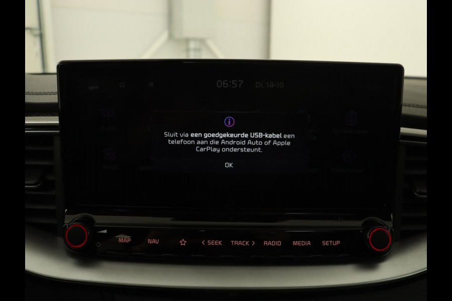 Kia Ceed 1.6 DCT PHEV ExecutiveLine | Panoramadak | Trekhaak | Leder | Stoelventilatie | Carplay | Adaptive cruise | Camera | Stoel & stuurverwarming | Navigatie Kia Ceed 1.6 DCT PHEV ExecutiveLine | Panoramadak | Trekhaak | Leder | Stoelventilatie | Carplay | Adaptive cruise | Camera | Stoel & stuurverwarming | Navigatie