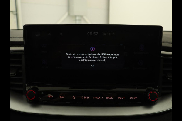 Kia Ceed 1.6 DCT PHEV ExecutiveLine | Panoramadak | Trekhaak | Leder | Stoelventilatie | Carplay | Adaptive cruise | Camera | Stoel & stuurverwarming | Navigatie Kia Ceed 1.6 DCT PHEV ExecutiveLine | Panoramadak | Trekhaak | Leder | Stoelventilatie | Carplay | Adaptive cruise | Camera | Stoel & stuurverwarming | Navigatie