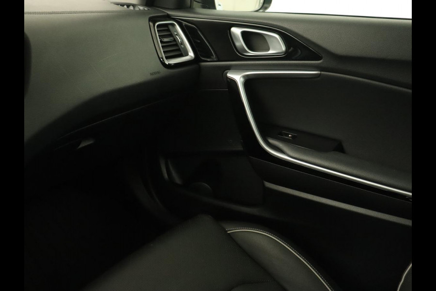 Kia Ceed 1.6 DCT PHEV ExecutiveLine | Panoramadak | Trekhaak | Leder | Stoelventilatie | Carplay | Adaptive cruise | Camera | Stoel & stuurverwarming | Navigatie Kia Ceed 1.6 DCT PHEV ExecutiveLine | Panoramadak | Trekhaak | Leder | Stoelventilatie | Carplay | Adaptive cruise | Camera | Stoel & stuurverwarming | Navigatie
