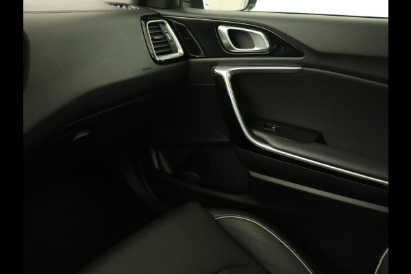 Kia Ceed 1.6 DCT PHEV ExecutiveLine | Panoramadak | Trekhaak | Leder | Stoelventilatie | Carplay | Adaptive cruise | Camera | Stoel & stuurverwarming | Navigatie Kia Ceed 1.6 DCT PHEV ExecutiveLine | Panoramadak | Trekhaak | Leder | Stoelventilatie | Carplay | Adaptive cruise | Camera | Stoel & stuurverwarming | Navigatie