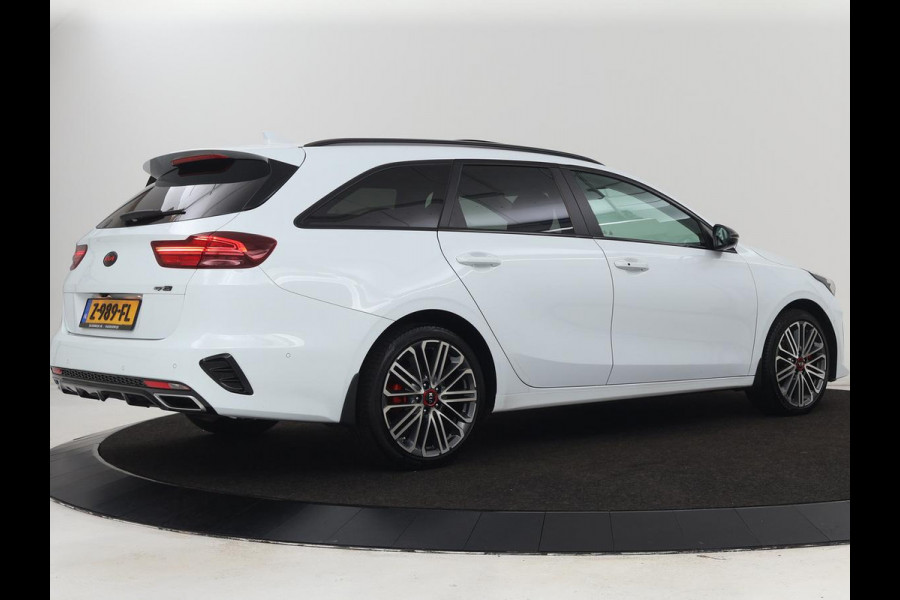 Kia Ceed 1.6 DCT PHEV ExecutiveLine | Panoramadak | Trekhaak | Leder | Stoelventilatie | Carplay | Adaptive cruise | Camera | Stoel & stuurverwarming | Navigatie Kia Ceed 1.6 DCT PHEV ExecutiveLine | Panoramadak | Trekhaak | Leder | Stoelventilatie | Carplay | Adaptive cruise | Camera | Stoel & stuurverwarming | Navigatie