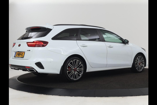 Kia Ceed 1.6 DCT PHEV ExecutiveLine | Panoramadak | Trekhaak | Leder | Stoelventilatie | Carplay | Adaptive cruise | Camera | Stoel & stuurverwarming | Navigatie Kia Ceed 1.6 DCT PHEV ExecutiveLine | Panoramadak | Trekhaak | Leder | Stoelventilatie | Carplay | Adaptive cruise | Camera | Stoel & stuurverwarming | Navigatie