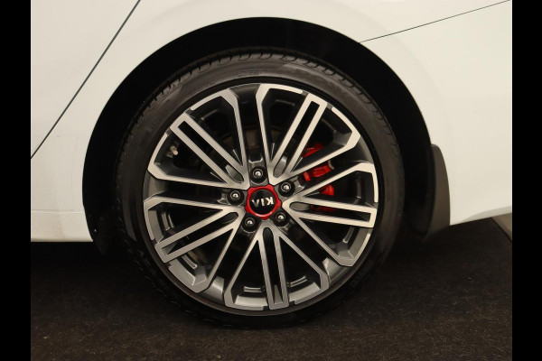 Kia Ceed 1.6 DCT PHEV ExecutiveLine | Panoramadak | Trekhaak | Leder | Stoelventilatie | Carplay | Adaptive cruise | Camera | Stoel & stuurverwarming | Navigatie Kia Ceed 1.6 DCT PHEV ExecutiveLine | Panoramadak | Trekhaak | Leder | Stoelventilatie | Carplay | Adaptive cruise | Camera | Stoel & stuurverwarming | Navigatie