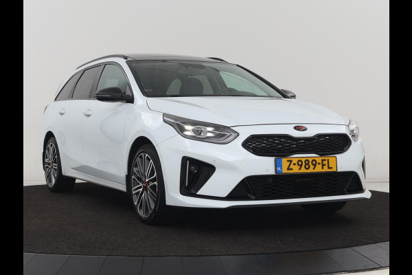 Kia Ceed 1.6 DCT PHEV ExecutiveLine | Panoramadak | Trekhaak | Leder | Stoelventilatie | Carplay | Adaptive cruise | Camera | Stoel & stuurverwarming | Navigatie Kia Ceed 1.6 DCT PHEV ExecutiveLine | Panoramadak | Trekhaak | Leder | Stoelventilatie | Carplay | Adaptive cruise | Camera | Stoel & stuurverwarming | Navigatie