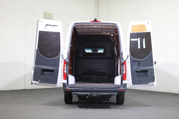 Mercedes-Benz Sprinter 319 3.0 V6 CDI L2 H2 Automaat Airco Navigatie Camera Mercedes-Benz Sprinter 319 3.0 V6 CDI L2 H2 Automaat Airco Navigatie Camera