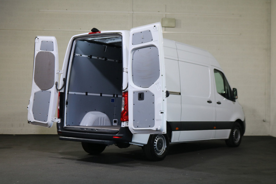 Mercedes-Benz Sprinter 319 3.0 V6 CDI L2 H2 Automaat Airco Navigatie Camera Mercedes-Benz Sprinter 319 3.0 V6 CDI L2 H2 Automaat Airco Navigatie Camera