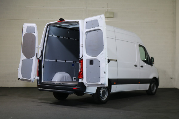 Mercedes-Benz Sprinter 319 3.0 V6 CDI L2 H2 Automaat Airco Navigatie Camera Mercedes-Benz Sprinter 319 3.0 V6 CDI L2 H2 Automaat Airco Navigatie Camera