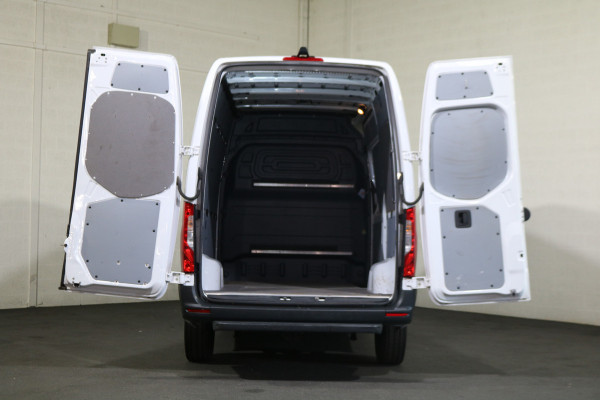 Mercedes-Benz Sprinter 319 3.0 V6 CDI L2 H2 Automaat Airco Navigatie Camera Mercedes-Benz Sprinter 319 3.0 V6 CDI L2 H2 Automaat Airco Navigatie Camera