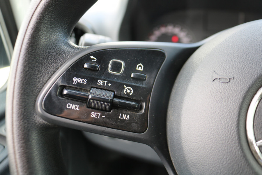 Mercedes-Benz Sprinter 319 3.0 V6 CDI L2 H2 Automaat Airco Navigatie Camera Mercedes-Benz Sprinter 319 3.0 V6 CDI L2 H2 Automaat Airco Navigatie Camera