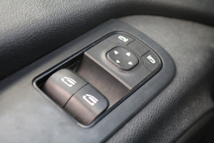 Mercedes-Benz Sprinter 319 3.0 V6 CDI L2 H2 Automaat Airco Navigatie Camera Mercedes-Benz Sprinter 319 3.0 V6 CDI L2 H2 Automaat Airco Navigatie Camera