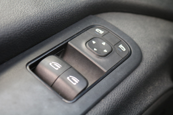 Mercedes-Benz Sprinter 319 3.0 V6 CDI L2 H2 Automaat Airco Navigatie Camera Mercedes-Benz Sprinter 319 3.0 V6 CDI L2 H2 Automaat Airco Navigatie Camera