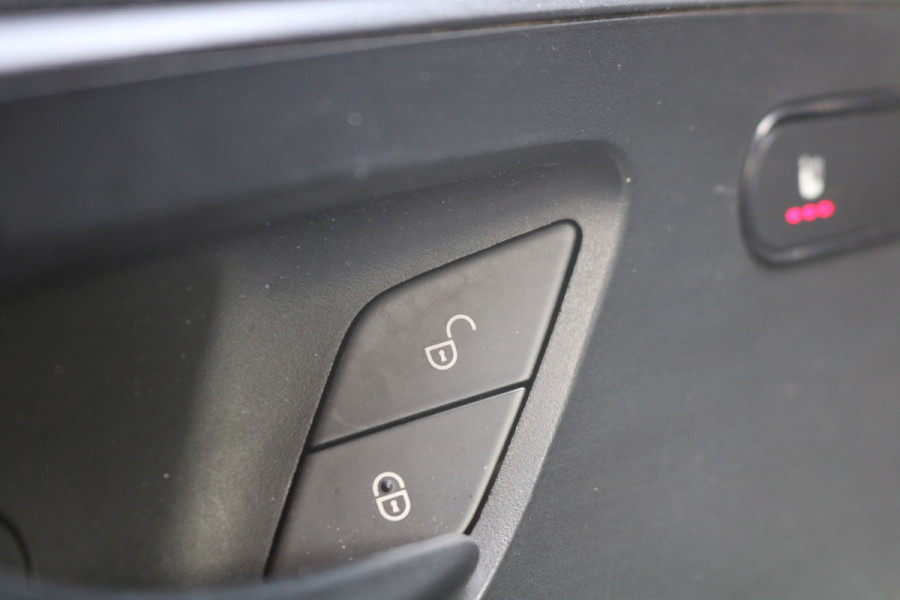 Mercedes-Benz Sprinter 319 3.0 V6 CDI L2 H2 Automaat Airco Navigatie Camera Mercedes-Benz Sprinter 319 3.0 V6 CDI L2 H2 Automaat Airco Navigatie Camera