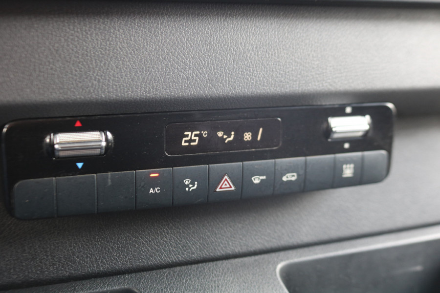 Mercedes-Benz Sprinter 319 3.0 V6 CDI L2 H2 Automaat Airco Navigatie Camera Mercedes-Benz Sprinter 319 3.0 V6 CDI L2 H2 Automaat Airco Navigatie Camera
