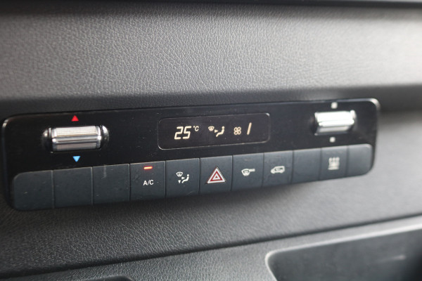 Mercedes-Benz Sprinter 319 3.0 V6 CDI L2 H2 Automaat Airco Navigatie Camera Mercedes-Benz Sprinter 319 3.0 V6 CDI L2 H2 Automaat Airco Navigatie Camera